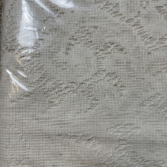 VTG NIP Quaker Mayfair 70” ROUND Lace Tablecloth Natural Ivory Made In USA‎ - Picture 3 of 6